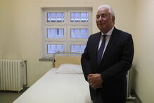 António Costa visita Cadeia de Santa Cruz do Bispo que mandou construir