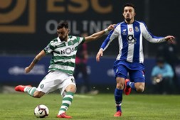 Fora-de-jogo: FC Porto eliminado da Taça da Liga; Ainda o lance de  Eustáquio: Não é punível. Lance de Evaniilson seriaamarelo. Ainda o  possível penalti a favor do Benfica e o golo de