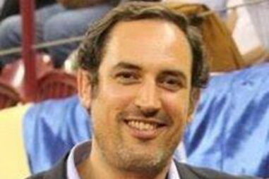 Médico cirurgião António Peças