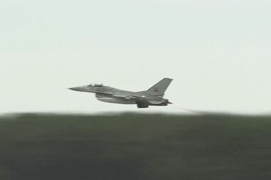 Ameaça de bomba a bordo de avião comercial