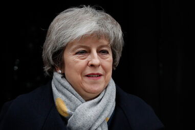 Theresa May sofre derrota histórica