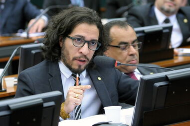 Jean Wyllys, deputado homossexual, diz que ameaças à sua vida o obrigam a sair do Brasil