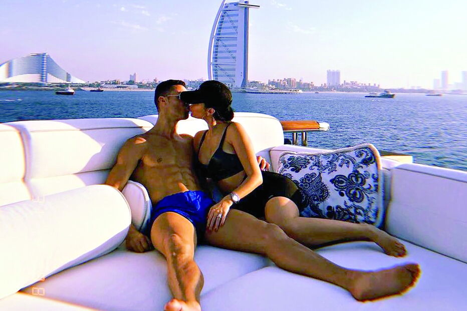 Ronaldo passou o ano no Dubai com Gio, Cristianinho e alguns amigos