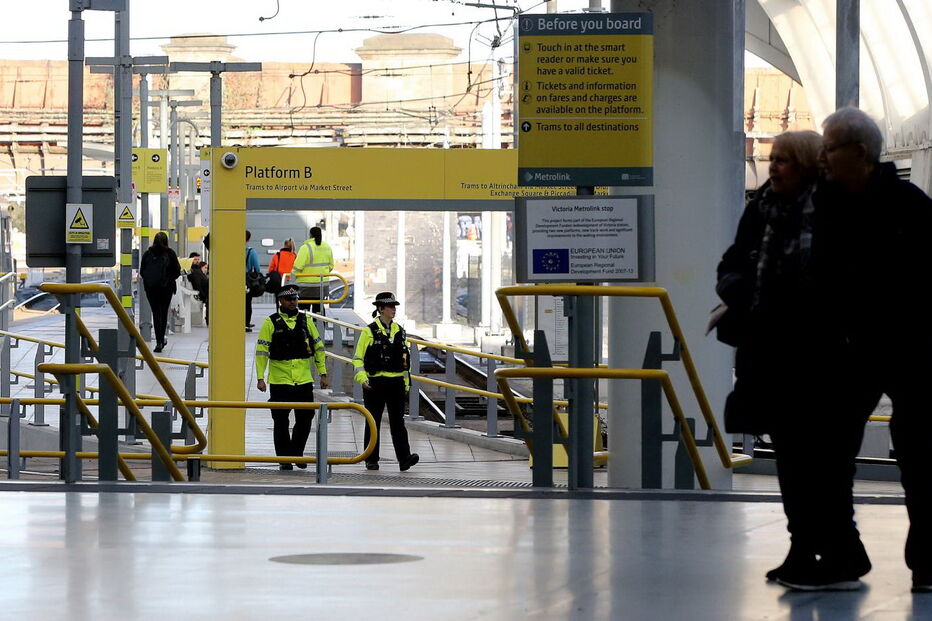 Ataque com faca em estação de comboios de Manchester