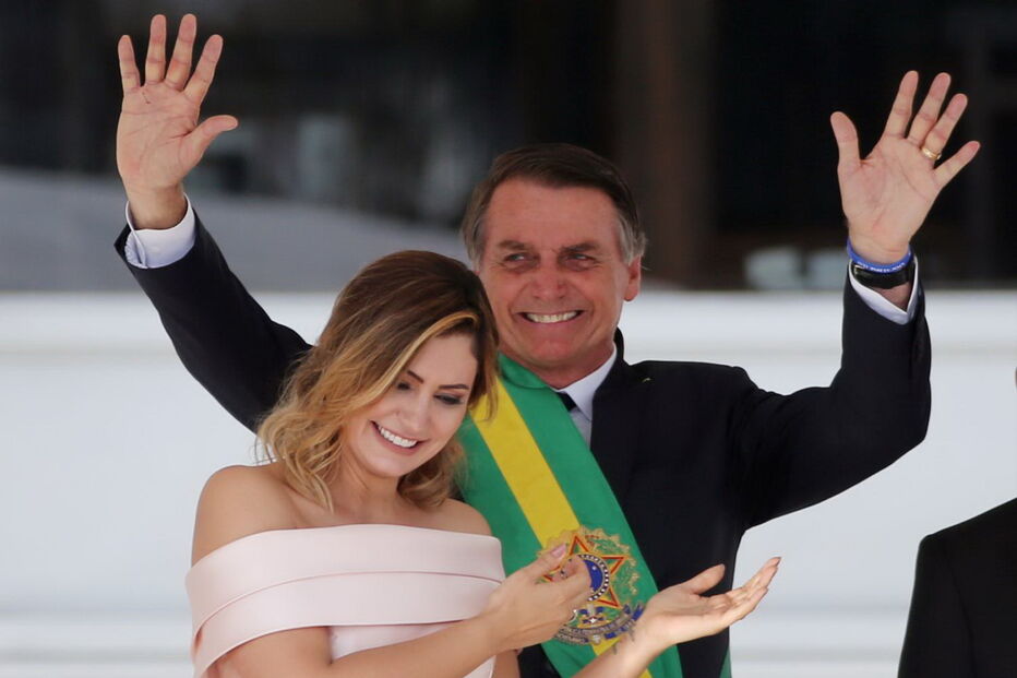 Saiba quanto custou o vestido da posse de Michelle Bolsonaro
