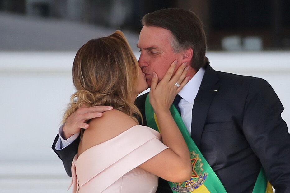 Saiba quanto custou o vestido da posse de Michelle Bolsonaro