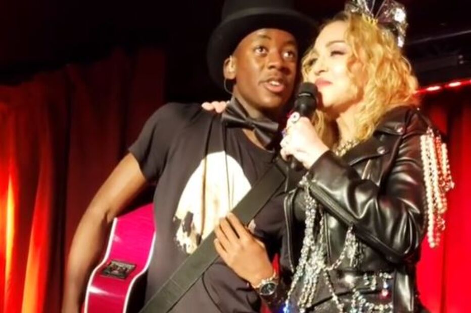 Madonna entra em 2019 num bar gay e acompanhada pelo filho