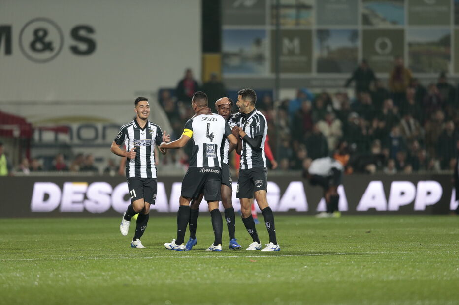 Portimonense e Benfica frente a frente no Algarve