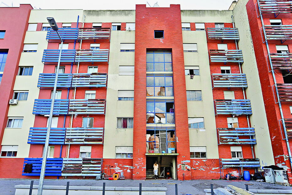 Donos de prédios onde não sejam asseguradas obras regulares podem ser alvo de multa 