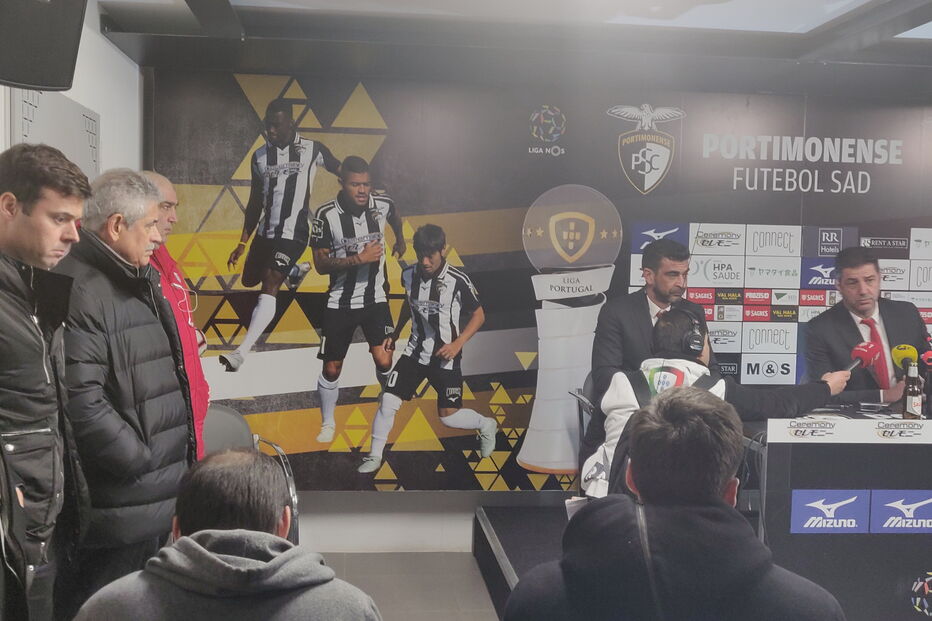 Estrutura do Benfica apoia Rui Vitória após derrota com o Portimonense