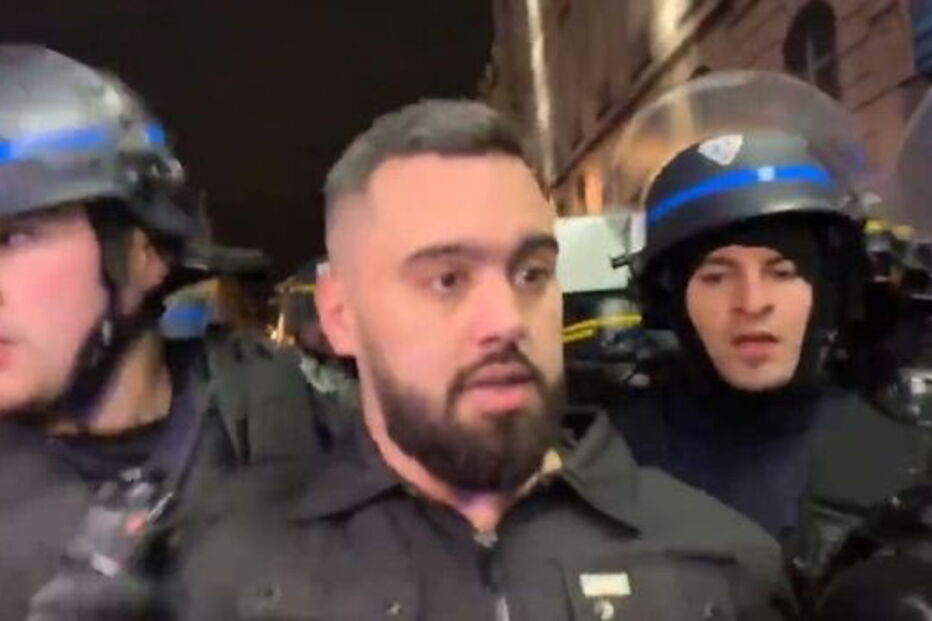 Éric Drouet foi preso quando se dirigia para os Campos Elísios.