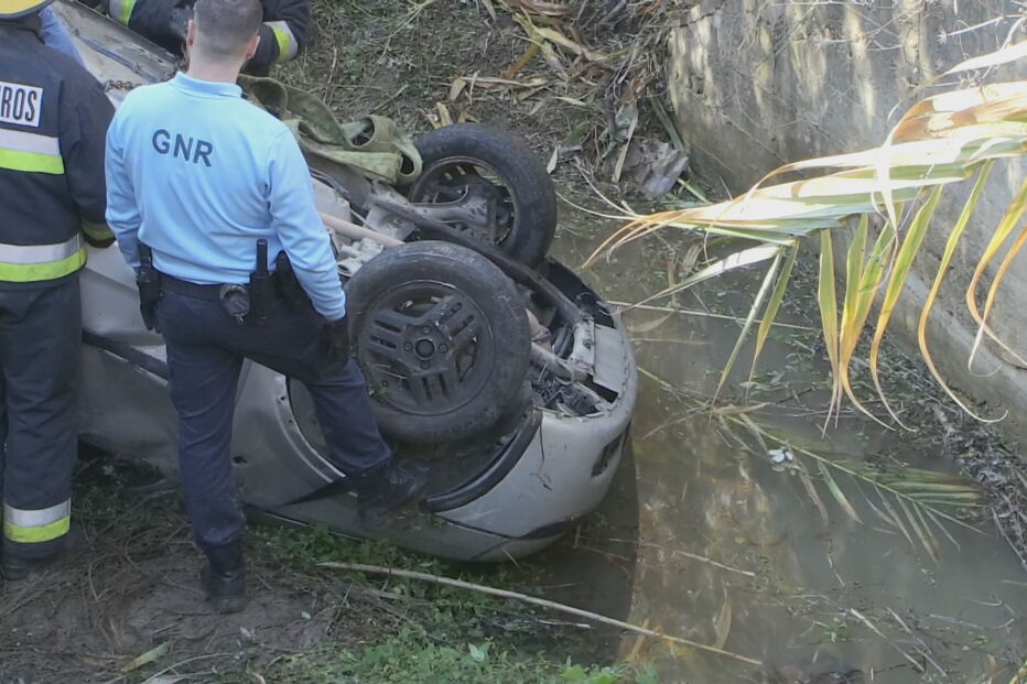 Mulher gravemente ferida em despiste na estrada de Moura