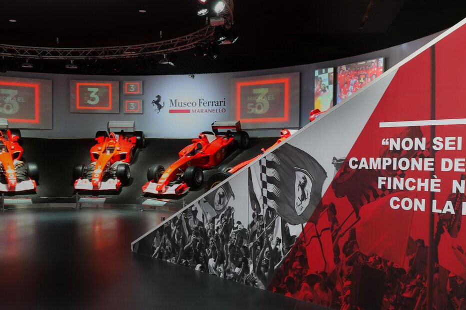 Ferrari inaugura exposição sobre Schumacher no dia do seu 50.º aniversário