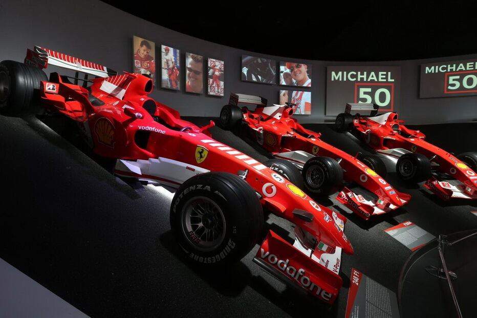 Ferrari inaugura exposição sobre Schumacher no dia do seu 50.º aniversário