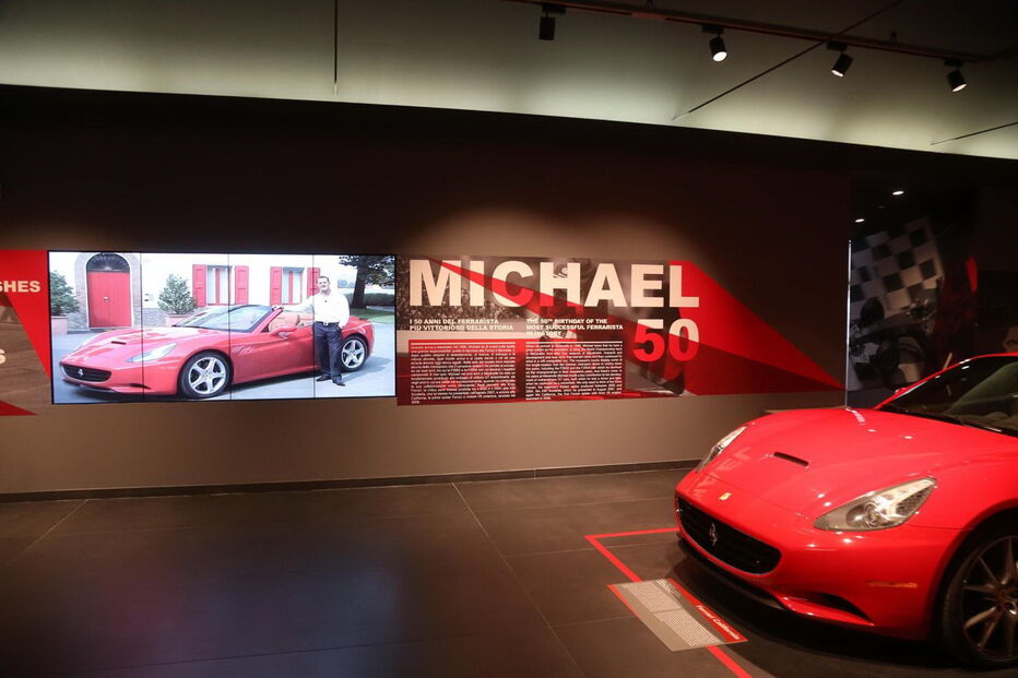 Ferrari inaugura exposição sobre Schumacher no dia do seu 50.º aniversário