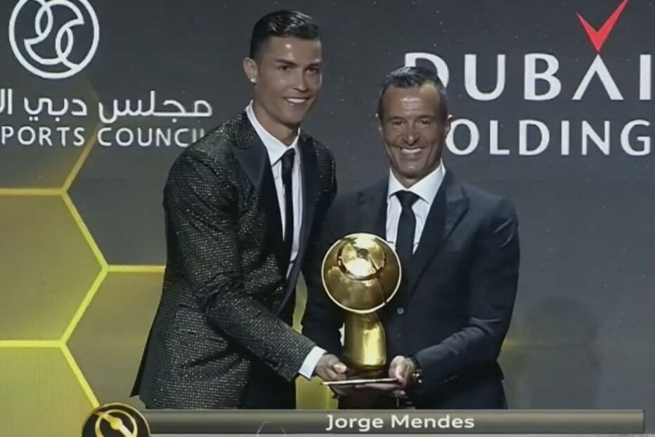 Ronaldo e Jorge Mendes na cerimónia dos Globe Soccer Awards