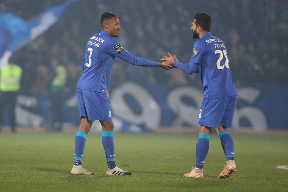 Desportivo das Aves e FC Porto defrontam-se para a Liga