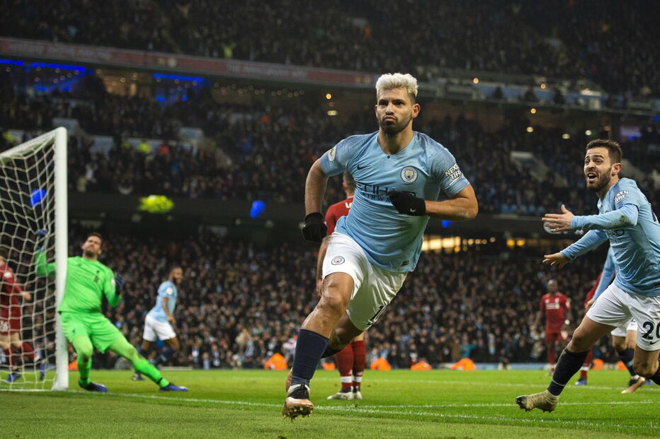 Agüero marcou o primeiro golo do Manchester City ao Liverpool, após passe de Bernardo Silva  