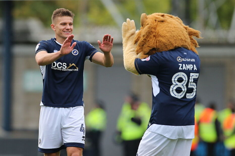 Shaun Hutchinson ao serviço do Millwall