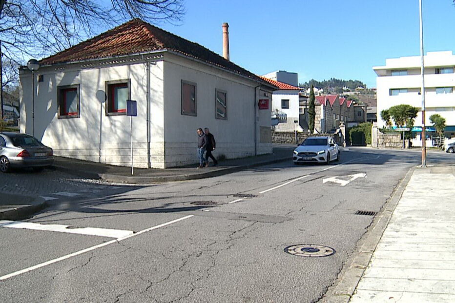 Solitário de faca assalta Correios em Guimarães