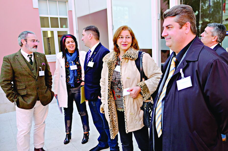 Carlos Ramalho (à direita) com Lúcia Leite ao lado, dirigentes do Sindepor e ASPE, respetivamente