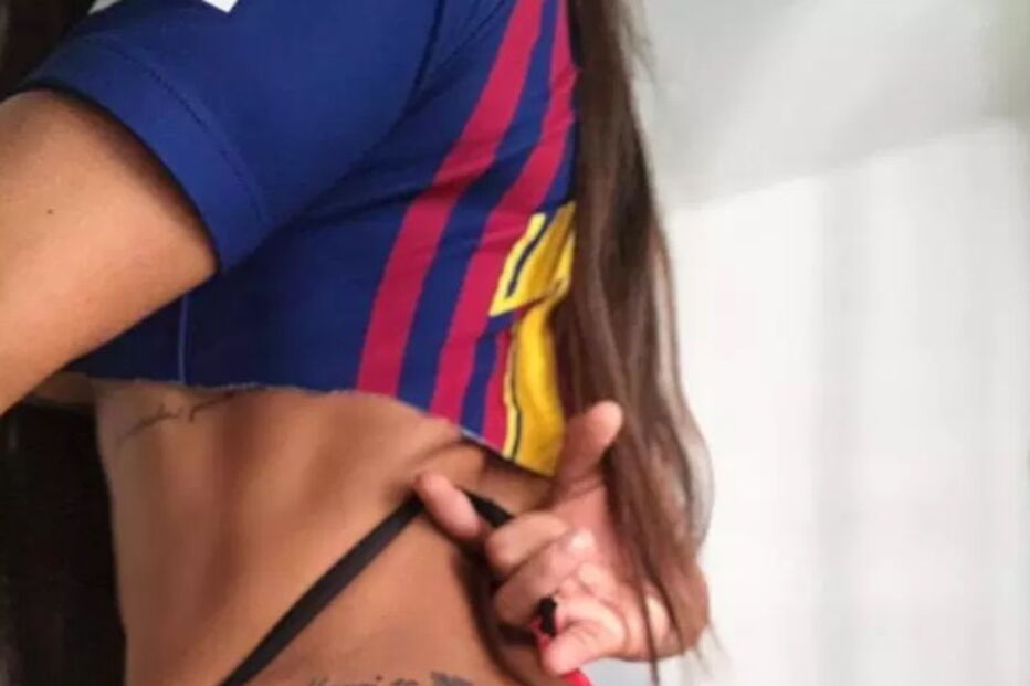 Ex-miss bumbum tatuou o nome de Messi