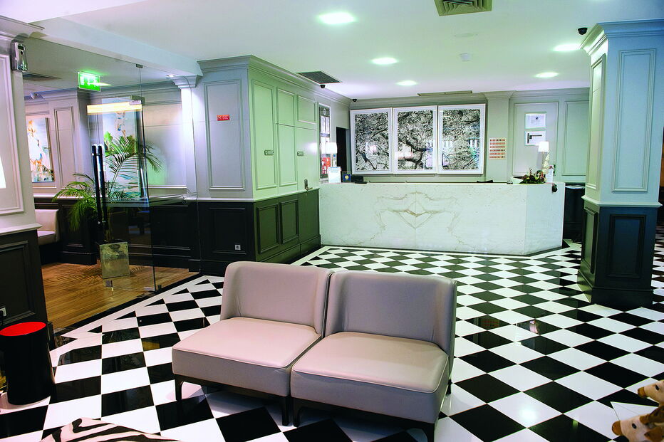 Unidade de quatro estrelas está equipada com uma piscina exterior sazonal semi-olímpica