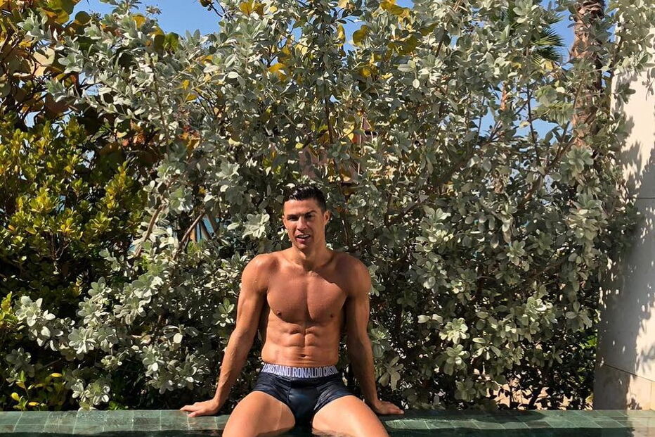 Cristiano Ronaldo goza o sol no Dubai