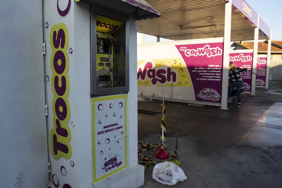 Vaga de assaltos a máquinas das lavagens automáticas de carros em Leiria