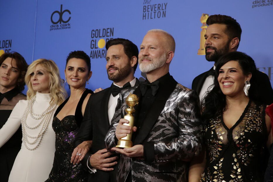 O elenco de The Assassination of Gianni Versace na gala dos Globos de Ouro de 2019