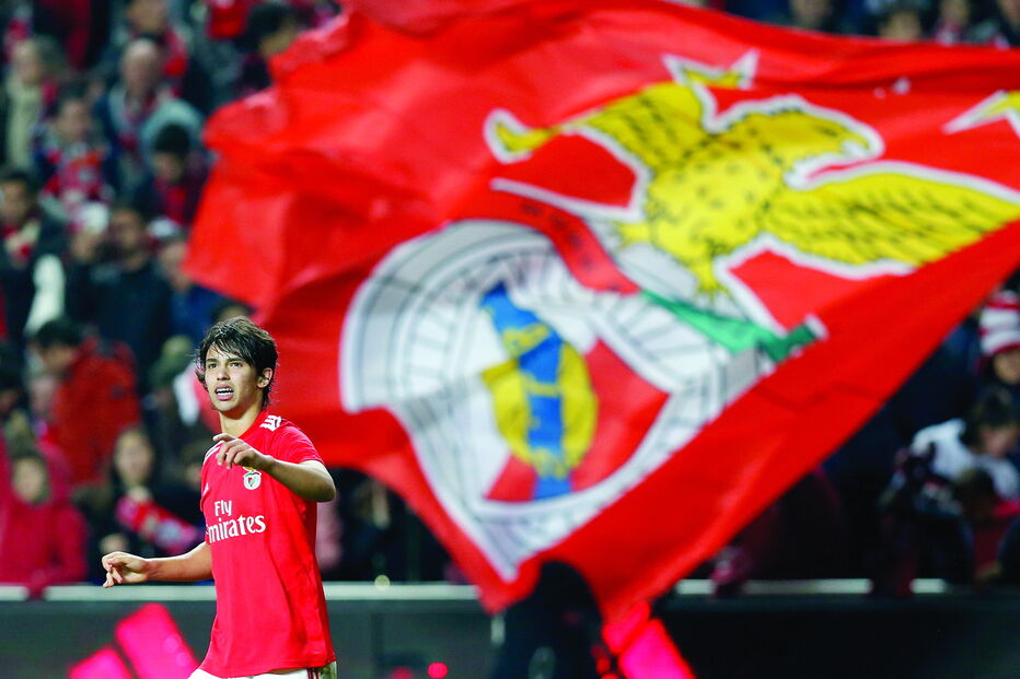 João Félix é a coqueluche do futebol do Benfica. Tem a mais alta cláusula de rescisão dos clubes portugueses: 120 milhões de euros