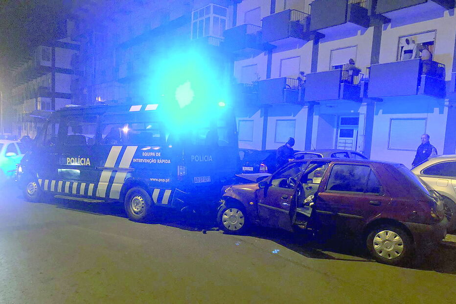 Condutor abalroa cinco polícias e acusa 1,84 g/l  