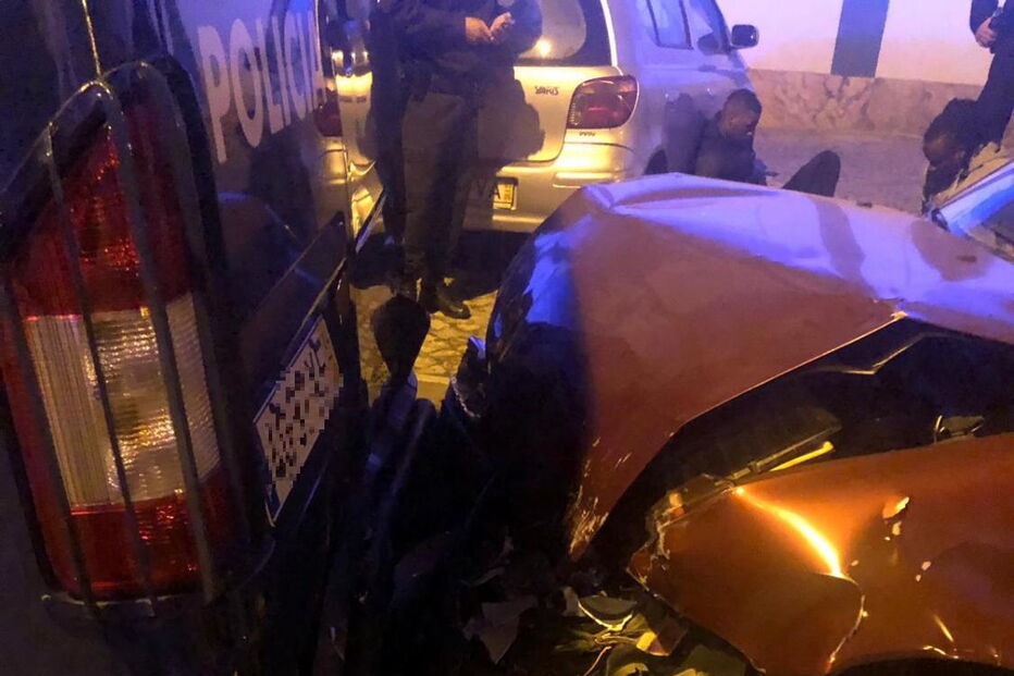 Condutor abalroa cinco polícias e acusa 1,84 g/l  