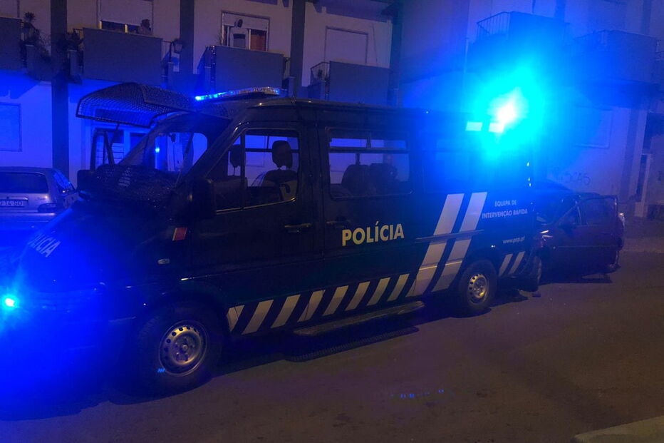 Condutor abalroa cinco polícias e acusa 1,84 g/l  