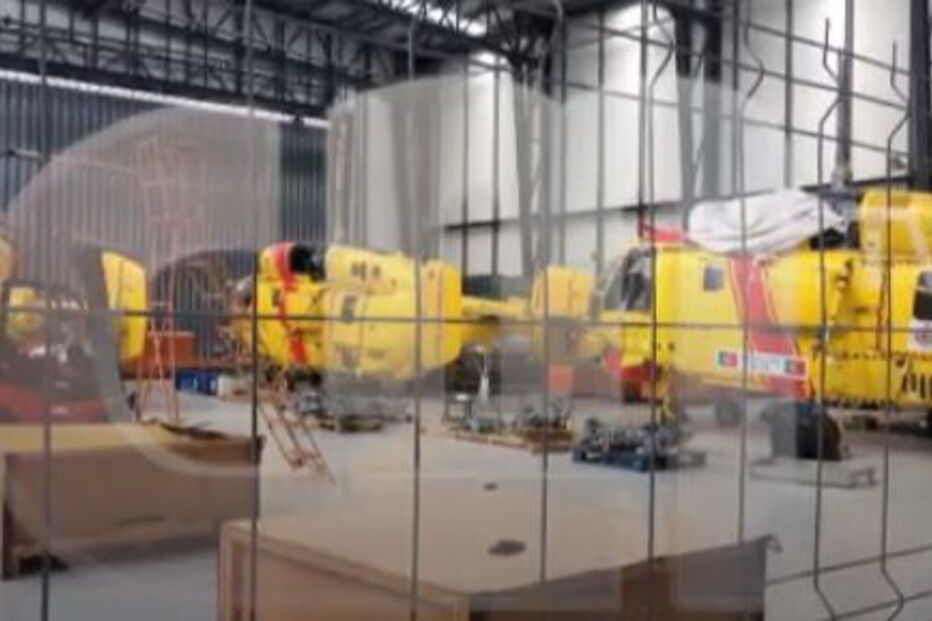 Helicópteros Kamov abandonados em hangar enquanto País ardia