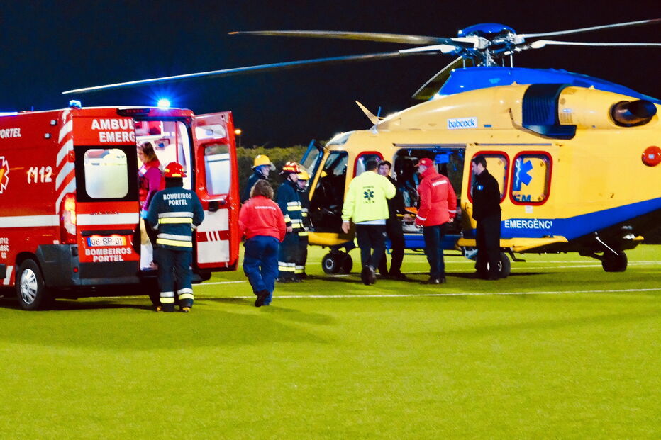 Homem de 44 anos ferido com gravidade quando tentava acender a lareira