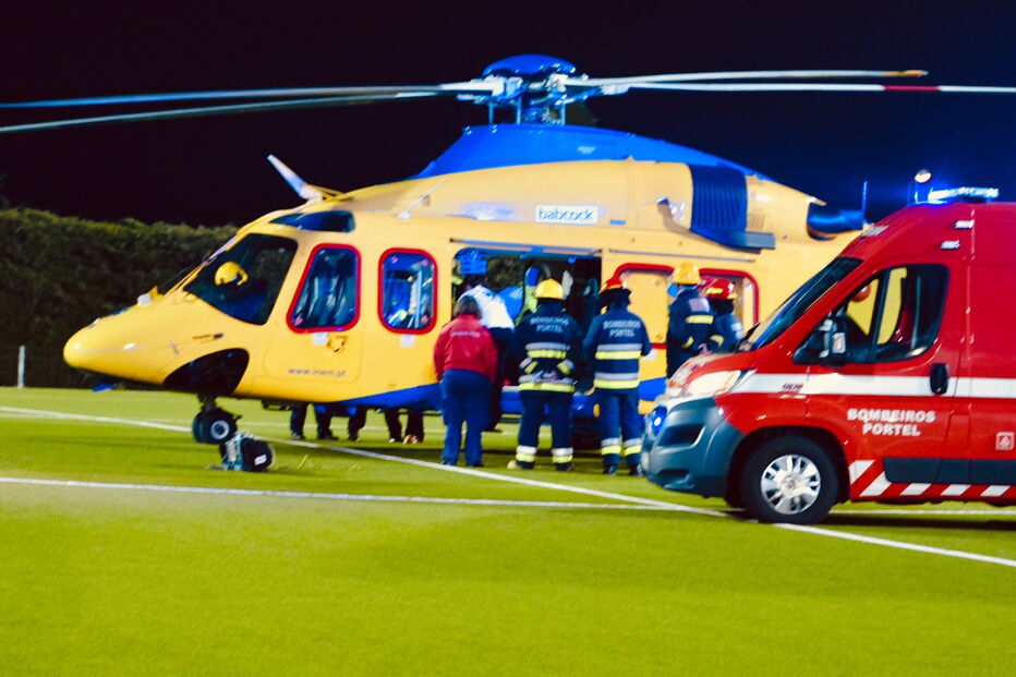 Homem de 44 anos ferido com gravidade quando tentava acender a lareira