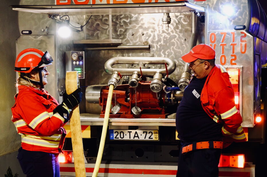 Homem de 44 anos ferido com gravidade quando tentava acender a lareira