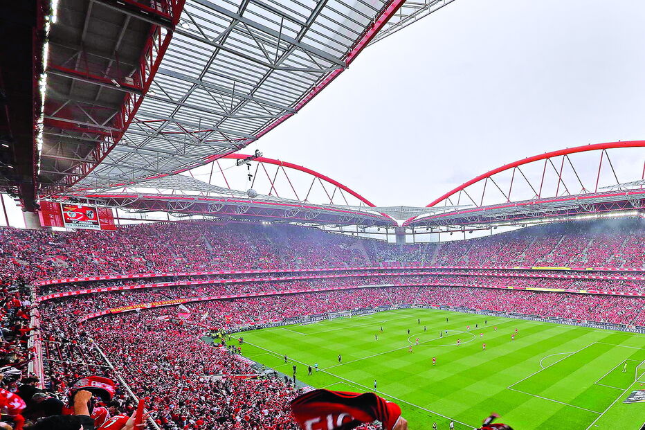 Benfica cedia jogadores em troca de favores nos jogos 