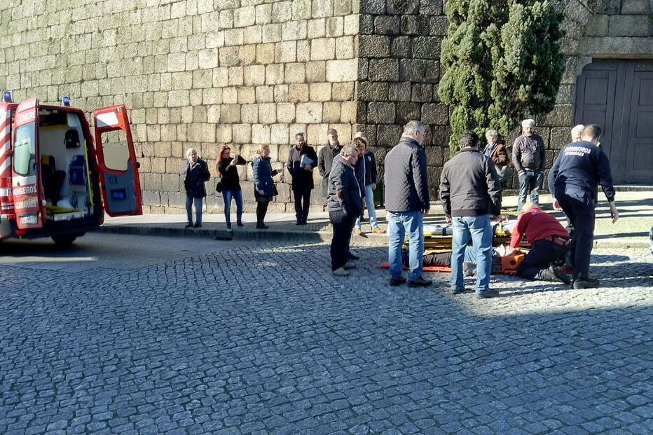 Mulher atropelada em frente ao tribunal de Guimarães enquanto atravessava passadeira