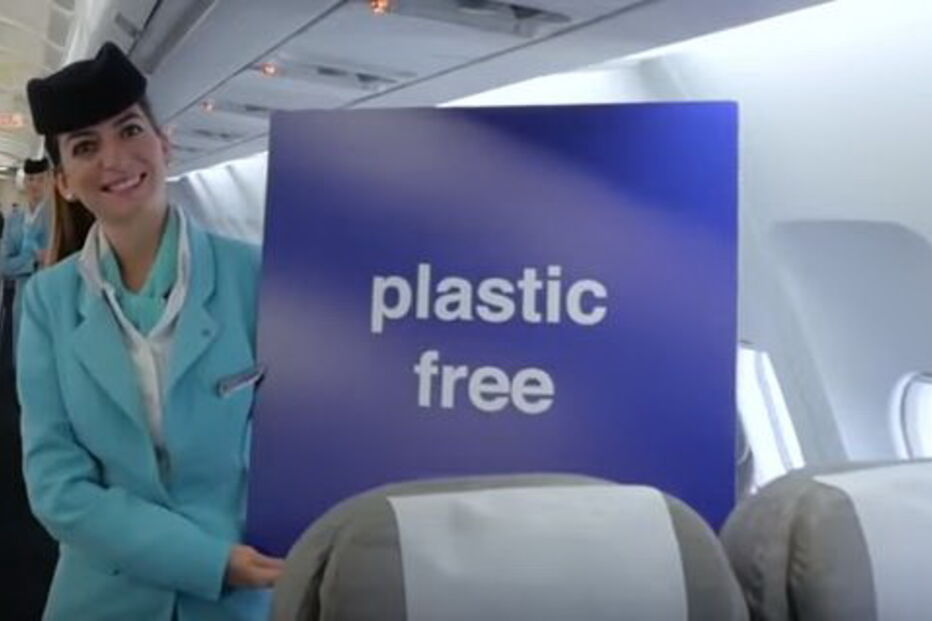 Hi Fly revela que em apenas quatro voos foram poupados 350 quilos de plástico.