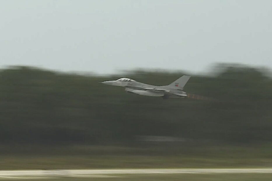 Ameaça de bomba a bordo de avião comercial