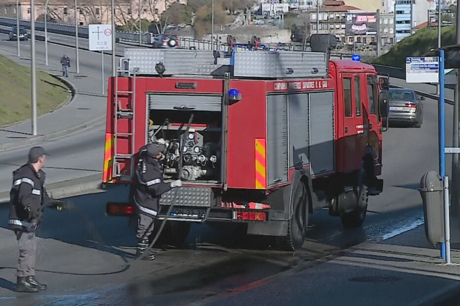 Atropelamento faz um morto à entrada da Ponte do Infante em Vila Nova de Gaia