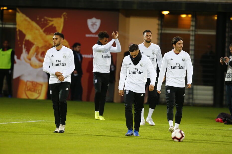 Santa Clara e Benfica medem forças nos Açores