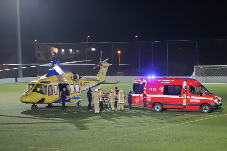 Resgate de turista que caiu de falésia em Vila do Bispo