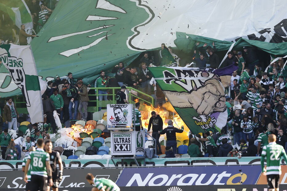 Bancada arde em Alvalade antes do Clássico entre Sporting e FC Porto