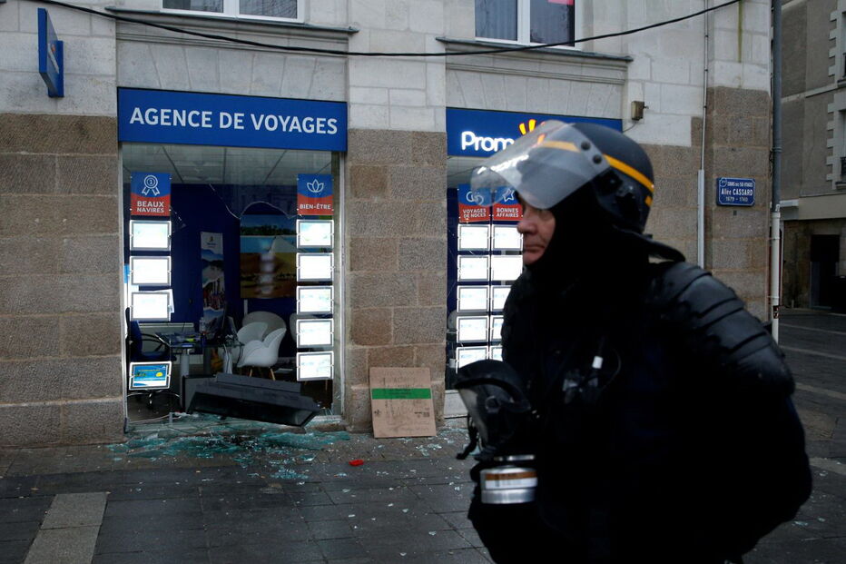 'Coletes amarelos' voltam às ruas de Paris pelo nono fim de semana consecutivo