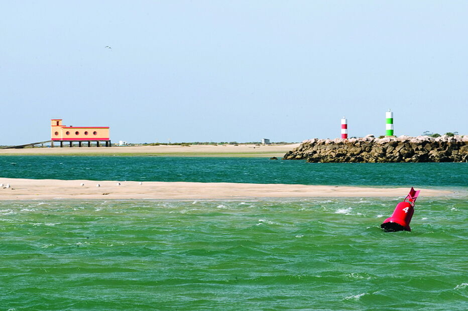 A barra da Fuseta, em Olhão