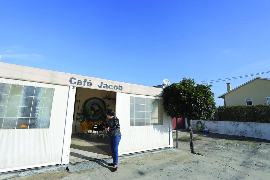 Homem foi assassinado em café da Quinta do Anjo