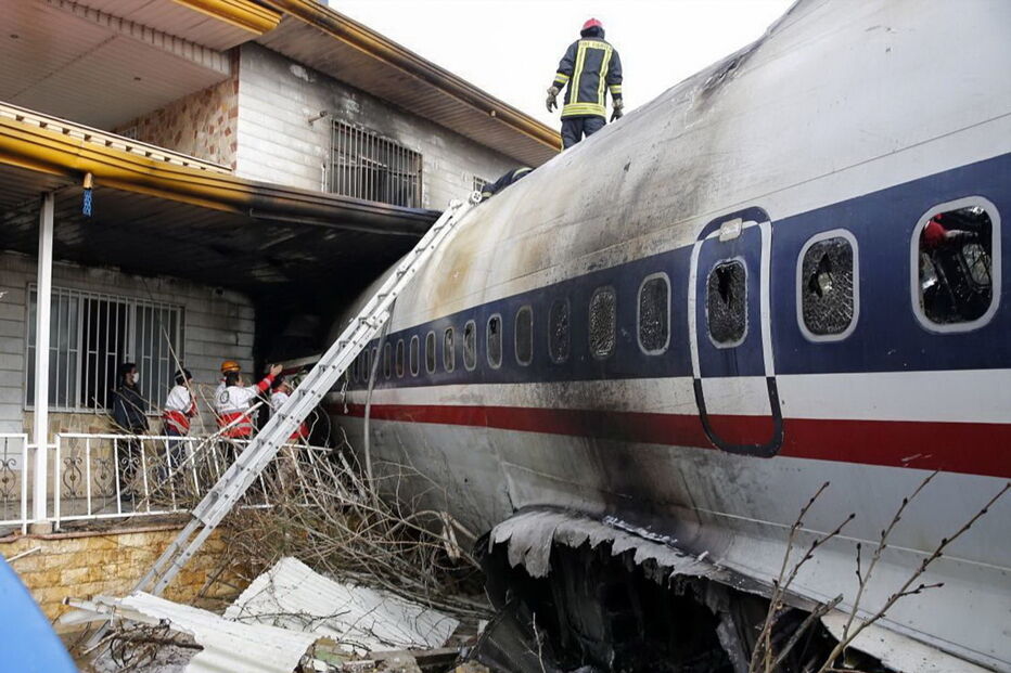 Avião de carga cai no Irão e mata 15 pessoas. Há um sobrevivente
